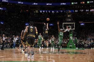 😳若除去超远压哨出手 库里生涯三分命中率能从42.3%升至42.8%